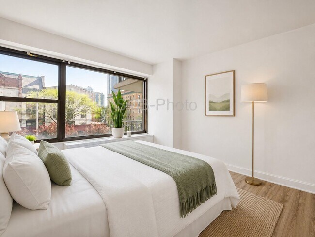 Foto del edificio - 135 Montgomery St