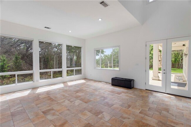 Foto del edificio - 8216 Talbot Ln