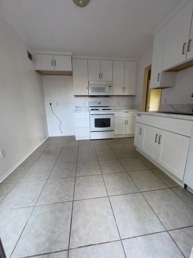 Foto del edificio - 4099 Liberty Canyon Rd