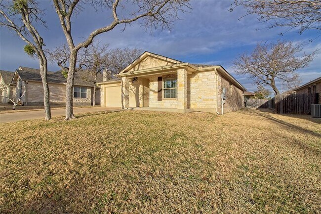 Building Photo - 713 Hedgewood Dr