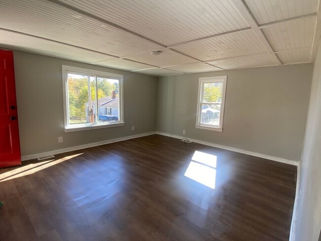 Building Photo - 2 Bedroom 1 Bath Home in Greeneville, TN
