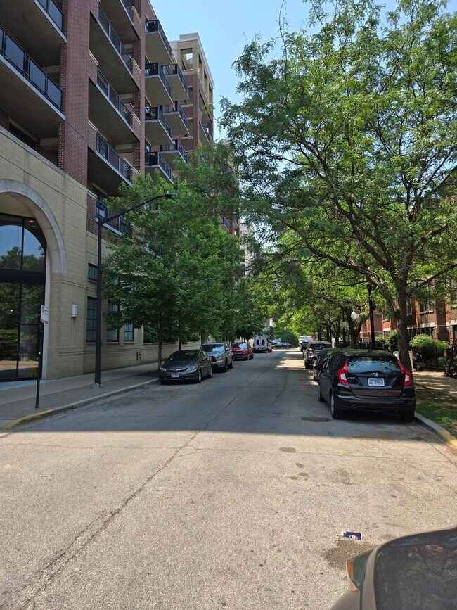 Foto del edificio - 811 W 15th Pl