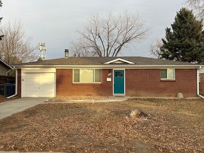 Lovely Updated Loveland Home with Fireplace and Fenced Yard - Lovely Updated Loveland Home with Fireplace and Fenced Yard
