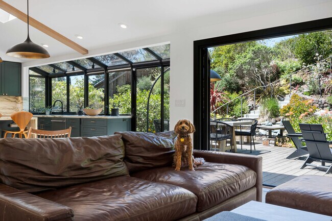 Building Photo - 8 Corte Palos Verdes