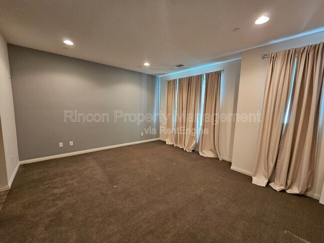 Foto del edificio - 2464- Blossom Ridge Ct