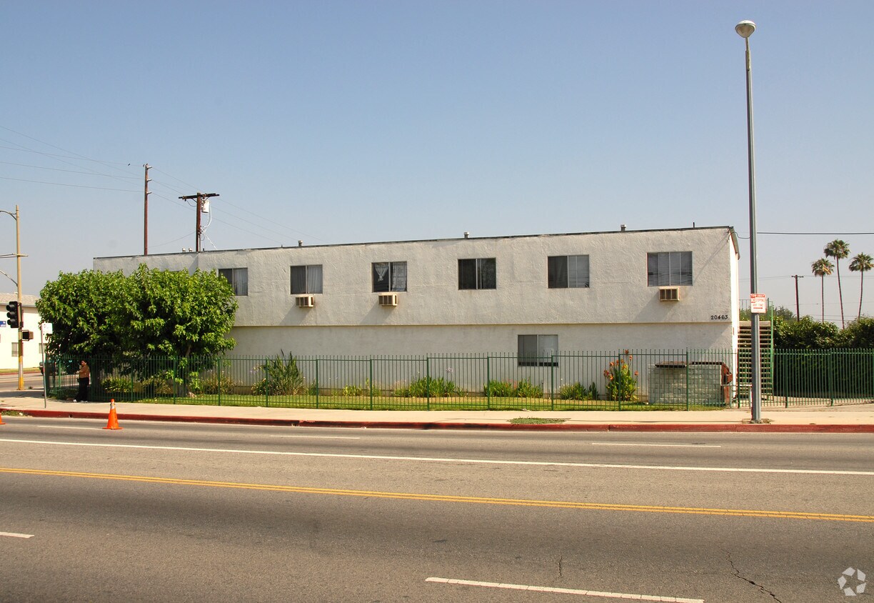 Primary Photo - 20463 Vanowen St