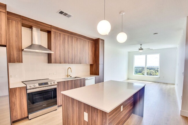 Foto del edificio - 1701 Simond Ave Ave