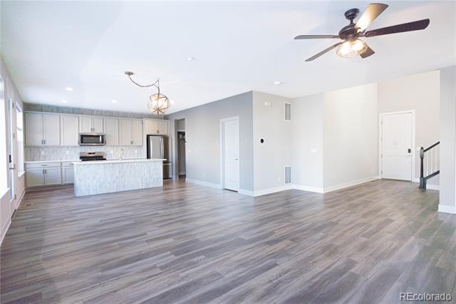 Building Photo - 199 Simmental Lp