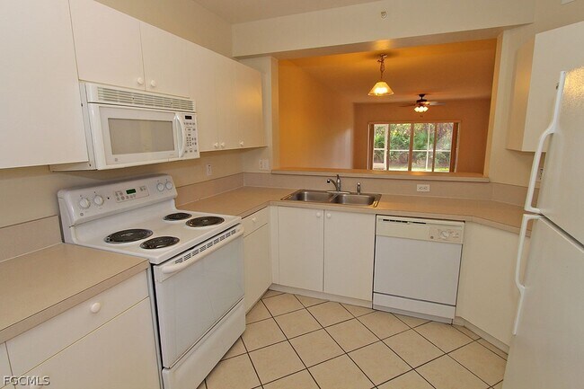 Building Photo - 7823 Regal Heron Cir