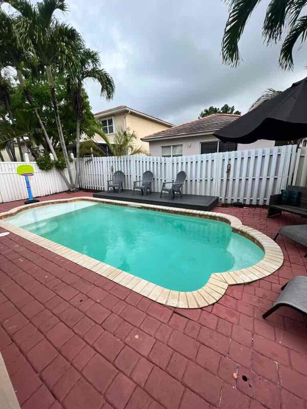 Foto del edificio - 4825 NW 19th St