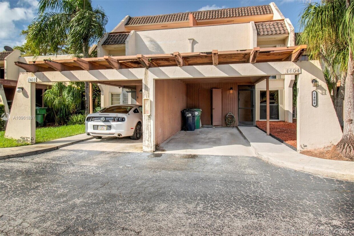 6526 Kendale Lakes Dr, Miami, FL 33183 Townhouse for Rent in Miami