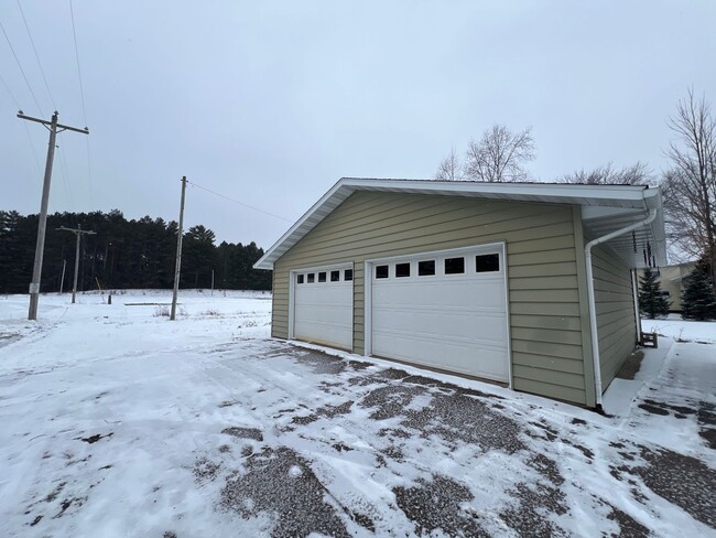 Building Photo - Click the “Apply Now” button or email wapmrentals@gmail.com for a prompt response.