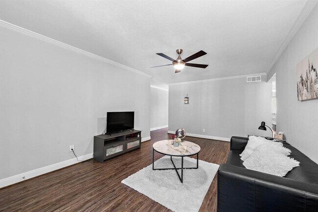 Building Photo - 12633 Memorial Dr