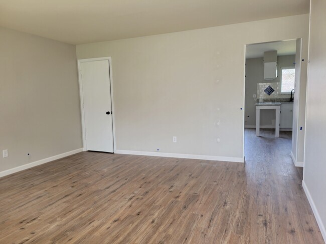 Building Photo - 5 Saint Mark Dr