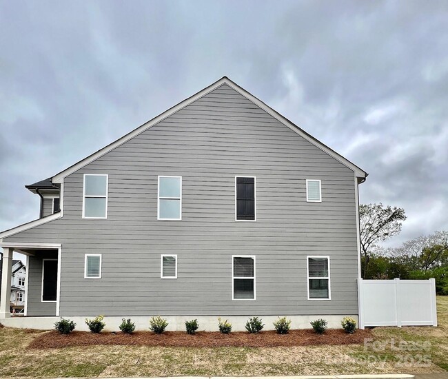 Building Photo - 13108 Rover St