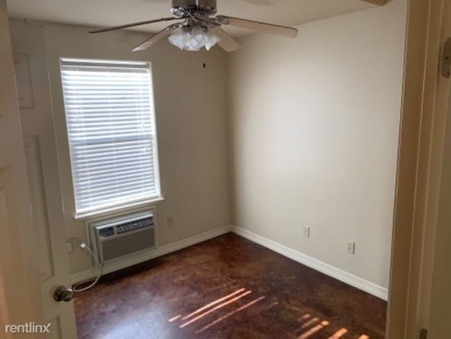 Building Photo - 1 br, 1 bath Apartment - 1758 Deane street