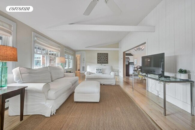 Foto del edificio - 36 Oak Ln