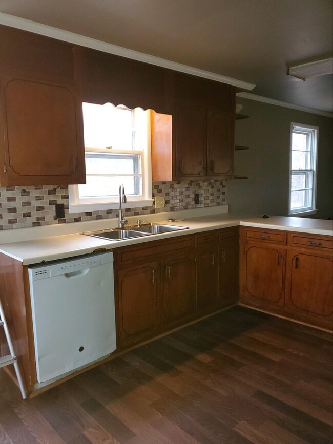 Building Photo - 128 County Rd 240