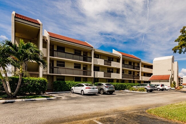 Building Photo - 112 Lake Emerald Dr
