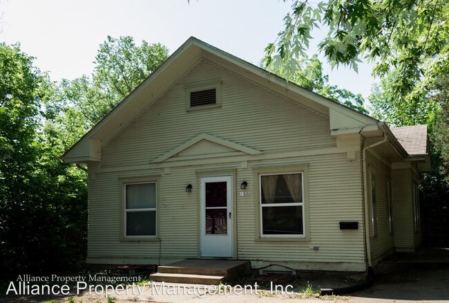 Building Photo - 1637 Fairview Ave