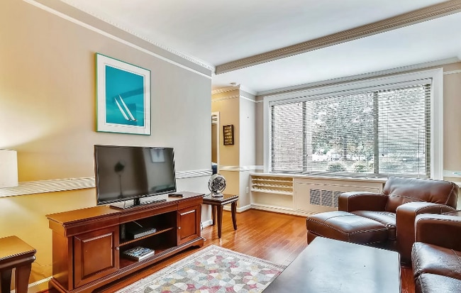 Photo - 1121 Arlington Blvd Apartment