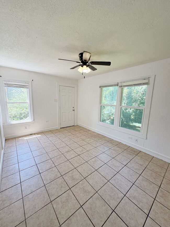 Building Photo - 628 N 36th St