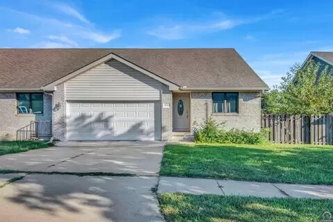 Primary Photo - 3714 SW Moundview Ct