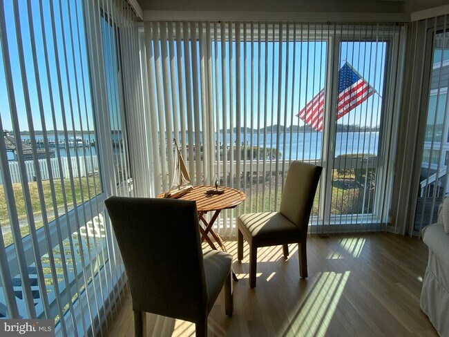 Foto del edificio - 611 Oyster Cove Dr