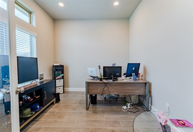 Foto del edificio - 20430 Avelignese Wy