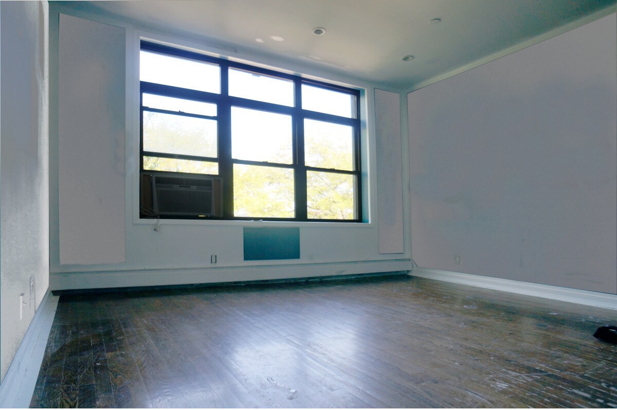 Primary Photo - 387 Graham Ave
