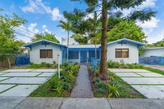 Building Photo - 3225 SW 58th Ave