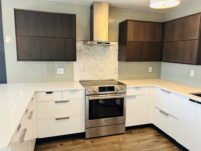 Foto del edificio - 300 Lynn Shore Dr