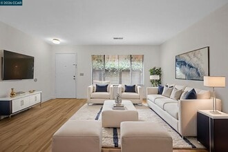 Building Photo - 412 Carrillo Ct