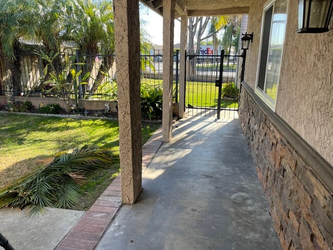 Building Photo - 1209 Lerma Rd