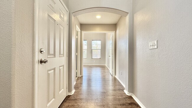 Foto del edificio - 4663 Aventura Canyon Ct