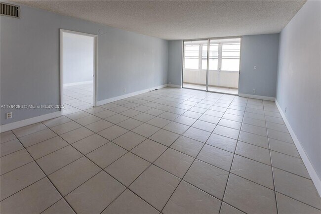 Foto del edificio - 410 NW 68th Ave