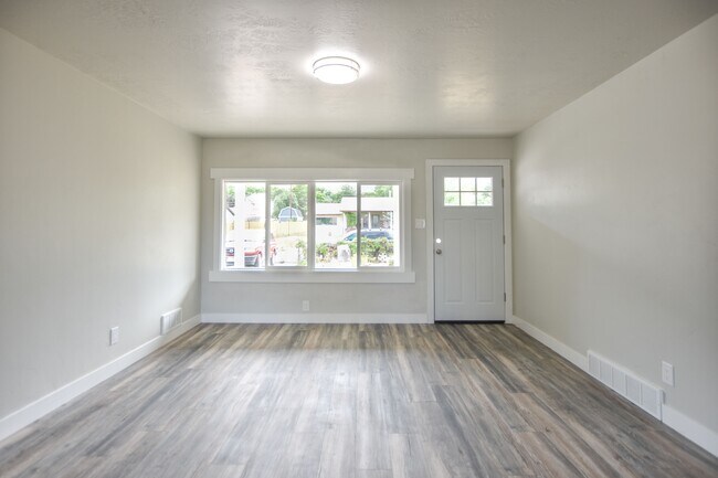 Building Photo - 7060 S 3050 E