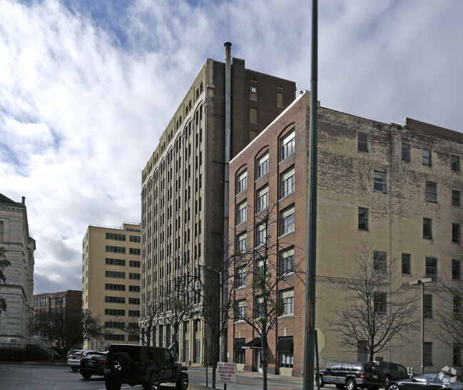 Building Photo - Patten Towers