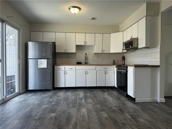 Building Photo - 314 Saracino Dr