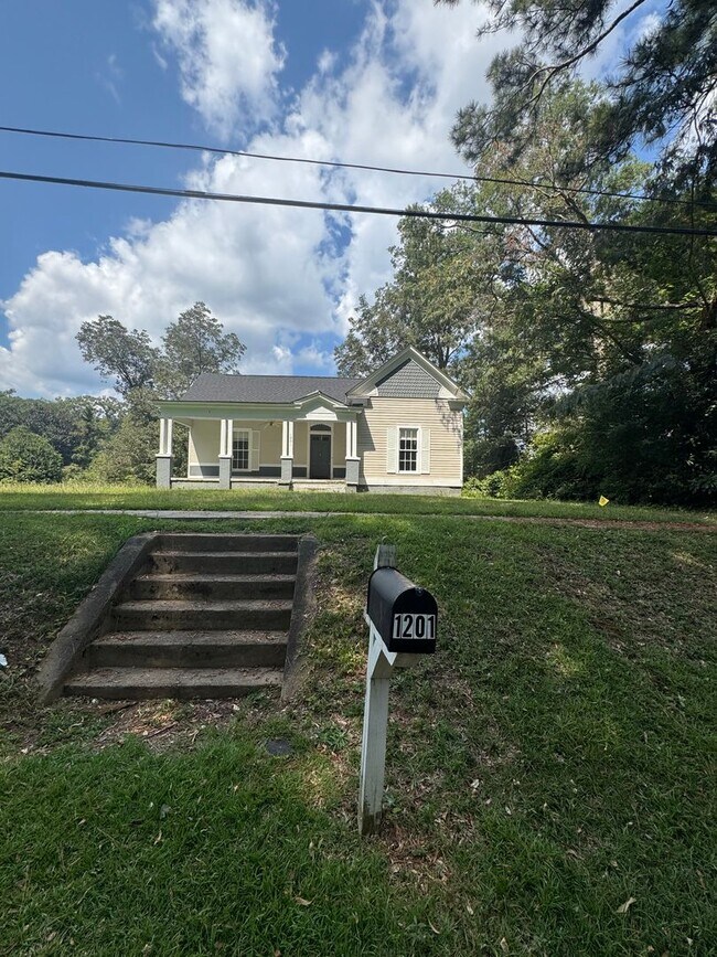 Foto del edificio - 1201 Fifth Ave