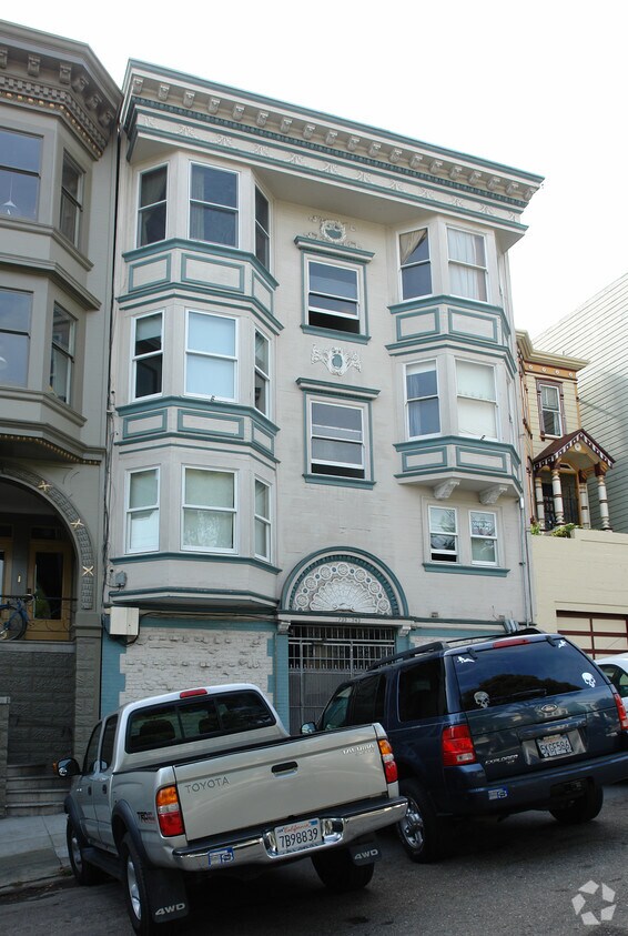 Building Photo - 733-743 Waller St
