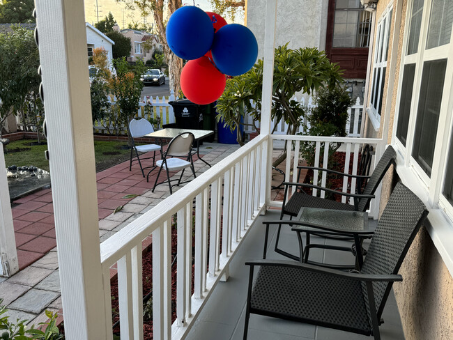 Private porch - 3662 Greenfield Ave