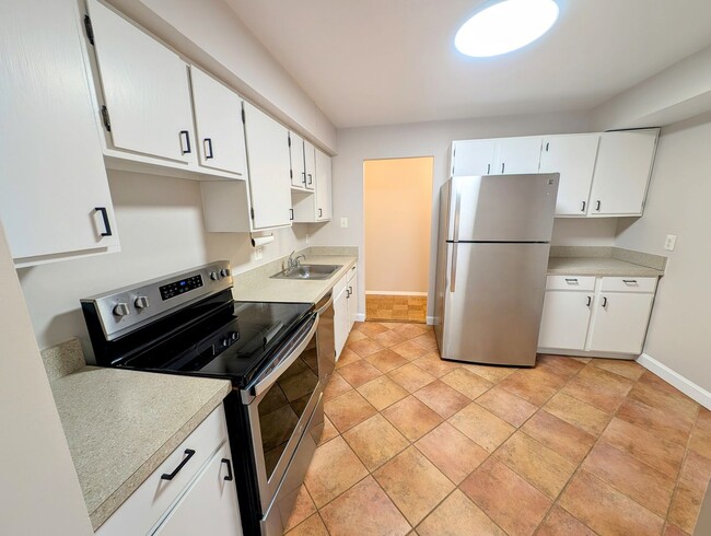 Foto del edificio - Fabulous 3BR/2BA w/ patio near Pike&Rose a...