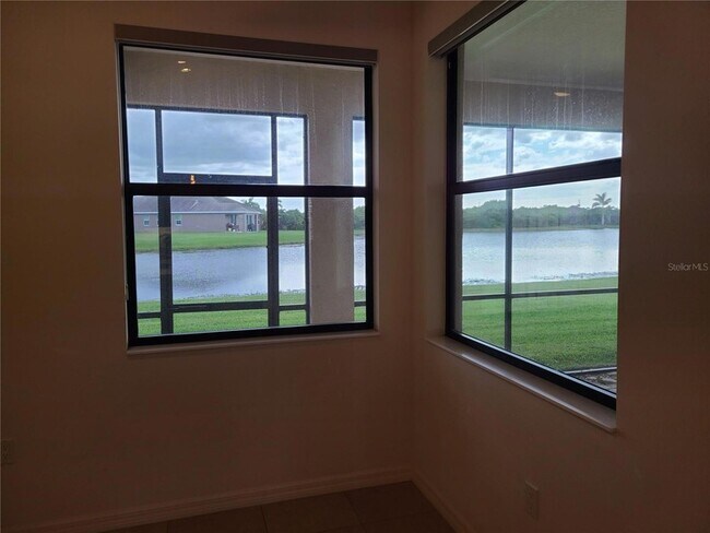 Foto del edificio - 629 Rosemary Cir