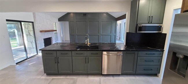 Foto del edificio - 1723 Lakeway Blvd