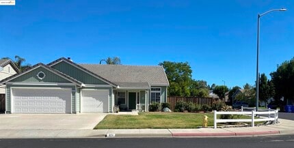 Building Photo - 651 Wildrose Way