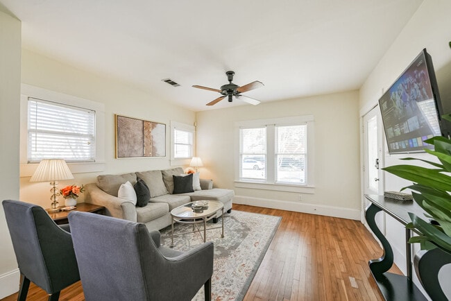 Building Photo - 1305 Beverly St