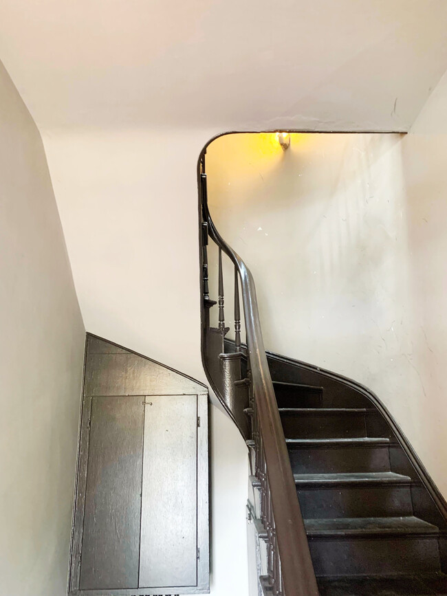 Building Photo - 3014 Encinal Ave