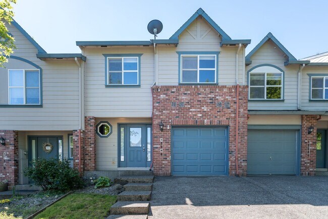 Building Photo - Fantastic recently remodeled 3-bdrm/2.5-ba...