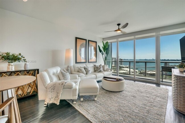 Foto del edificio - 888 Biscayne Blvd